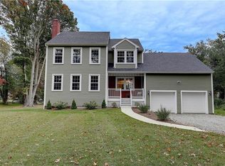 148 Middle Hwy, Barrington, RI 02806