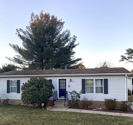2nd image of 217 Holly Ct