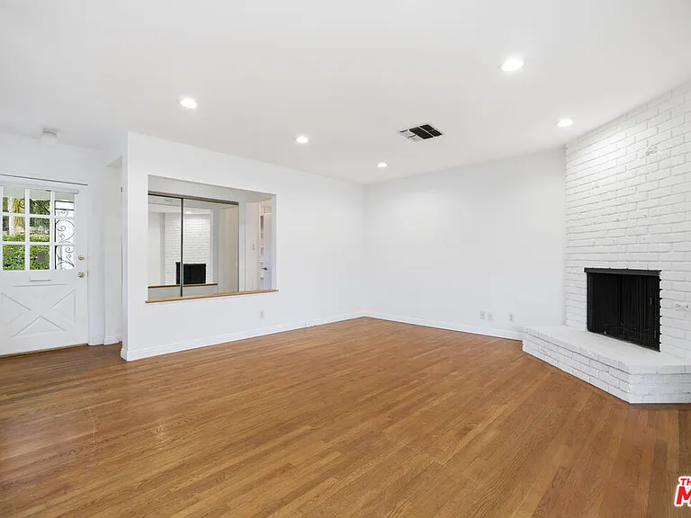 12811 Cumpston St — Photo 9
