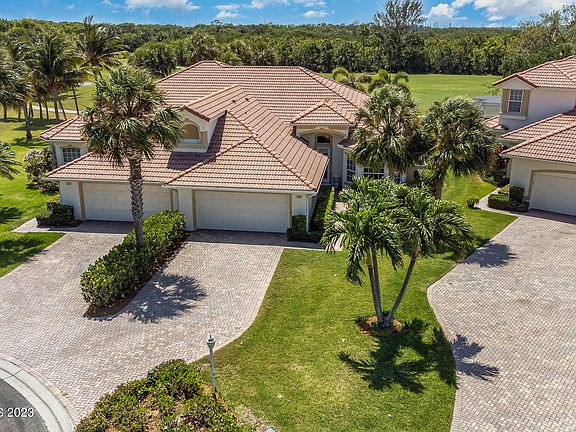 3rd image of 835 Aquarina Blvd