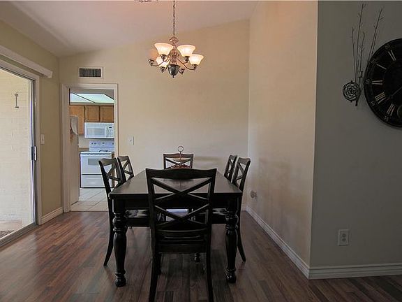4th image of 2113 W Straford Dr