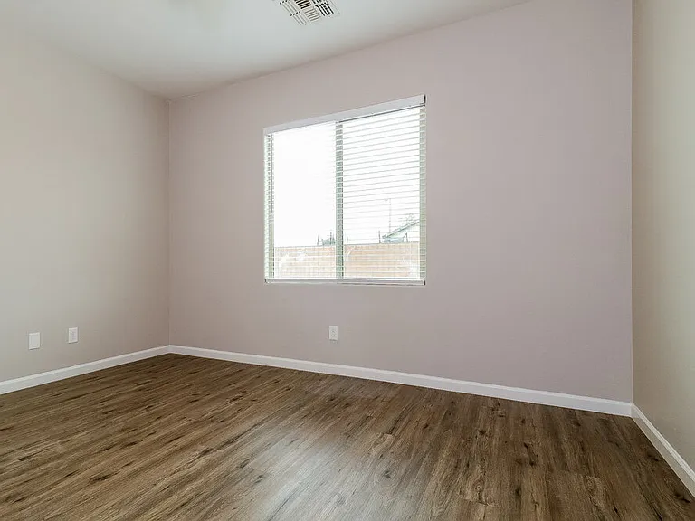 25446 W Carson Dr — Photo 13