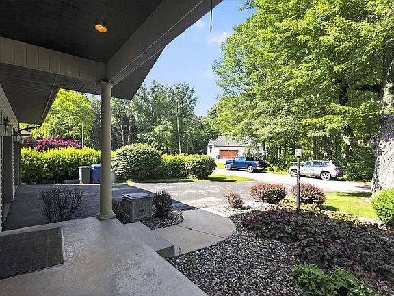 5th image of 1051 Sylvan Rd