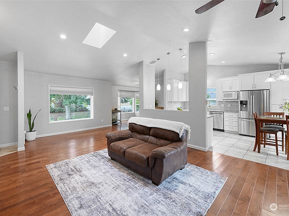 5th image of 701 NW 1st Avenue