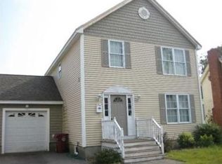 37 Cosgrove St, Lowell, MA 01852