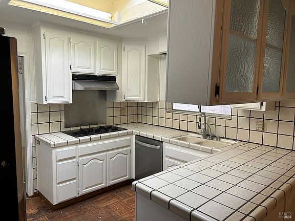 2nd image of 426 Keats Drive