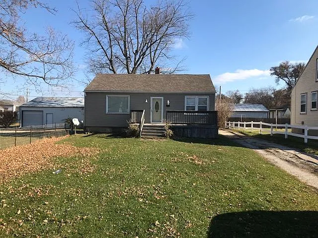 3827 S Chalmers Ave photo 1