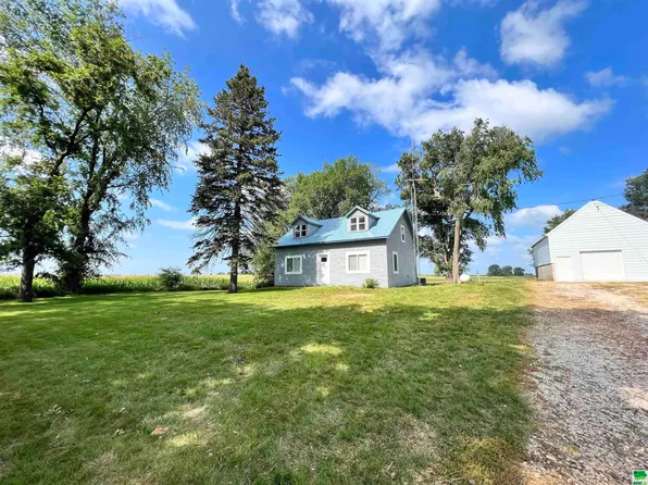 5433 110th Ave, Storm Lake, IA 50588