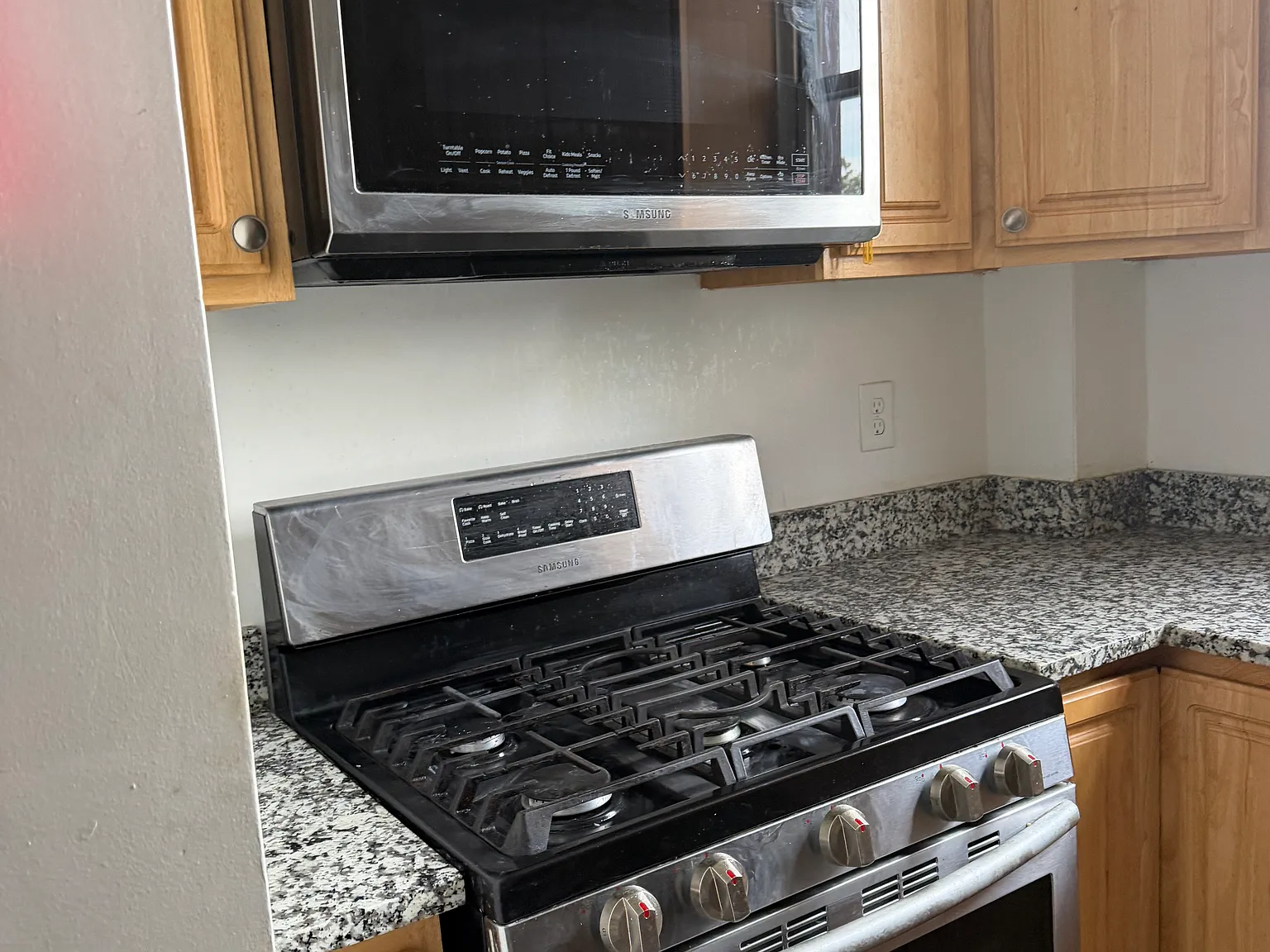 3 bed, 1000 sqft, $3,100 — Photo 1