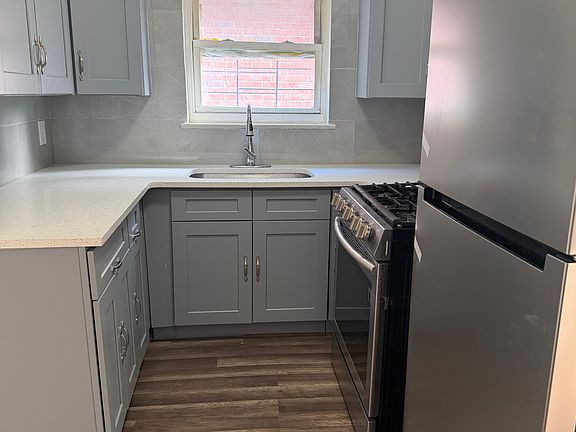 2nd image of 2253 Seward Ave #3