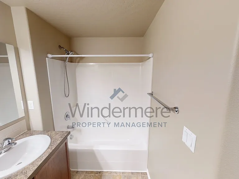 1215 SW Settlement St — Photo 14