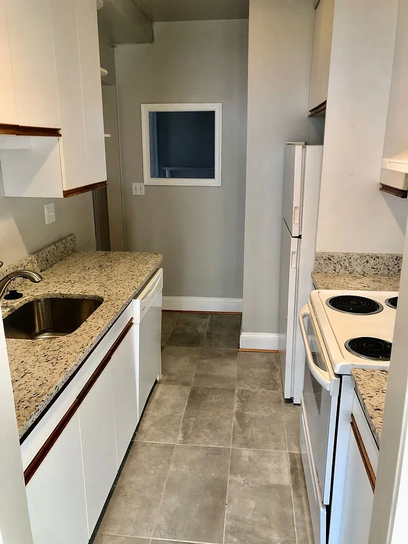 1755 Church St NW — Photo 4