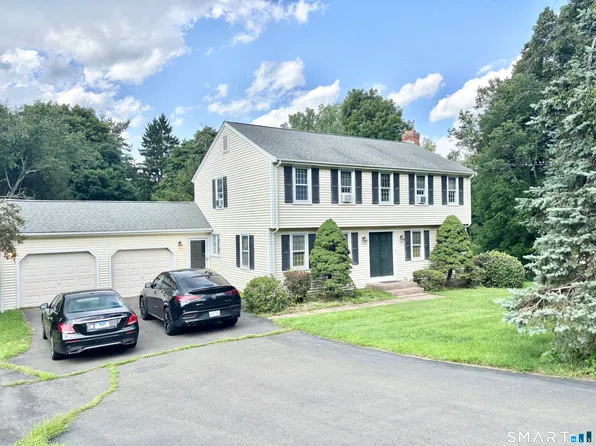 27 Wyneding Hill Road, Manchester, CT 06040