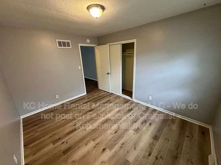 3028 N 71st St — Photo 20