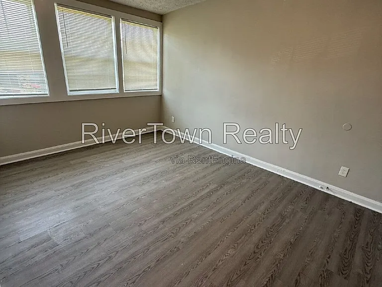 1766 Brown Ave — Photo 8