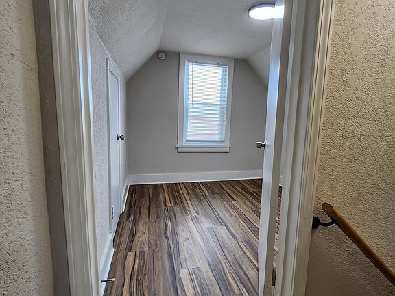 4th image of 4903 NE Vivion Rd
