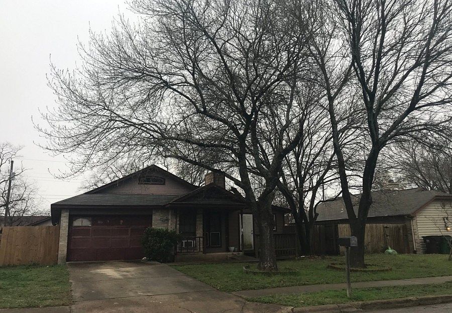 1st image of 1104 Lawnmont Dr
