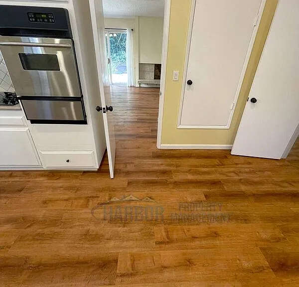 6932 Willowtree Dr — Photo 12