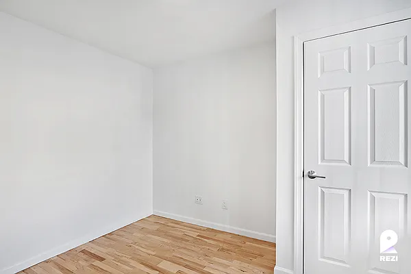 Rented by REZI | media 6