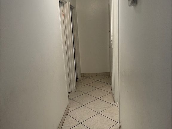 5th image of 6691 Dorinda Dr