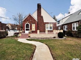 977 Wallace Ave, Baldwin, NY 11510