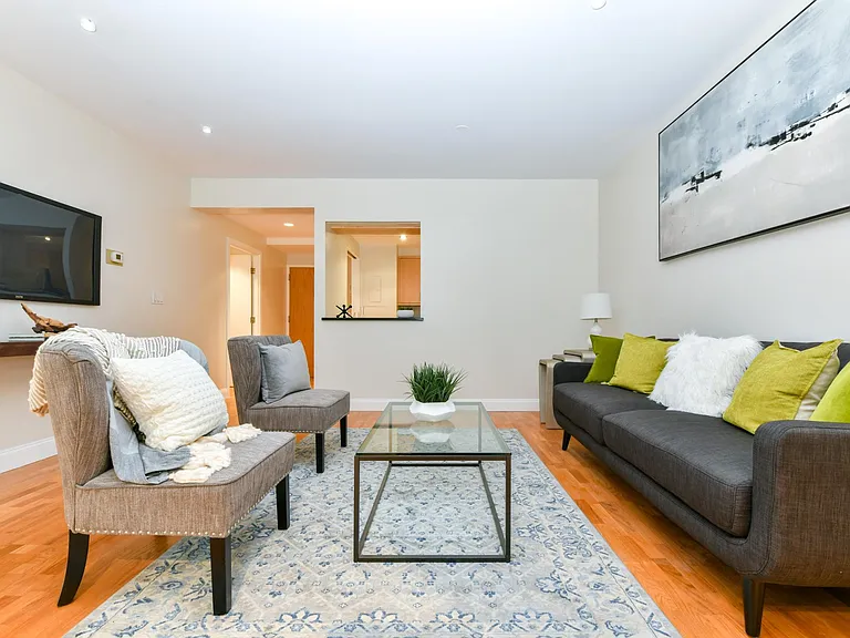 492 Beacon St #13 — Photo 9