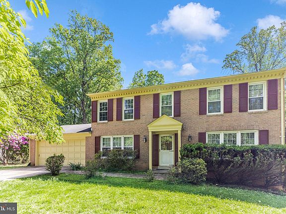 2nd image of 6 Leonard Ct