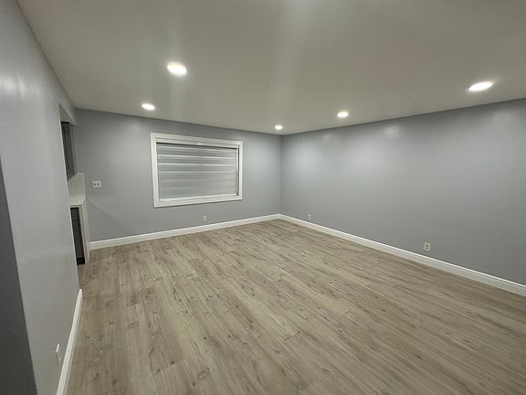 4th image of 3421 NE 15th Ave APT 5