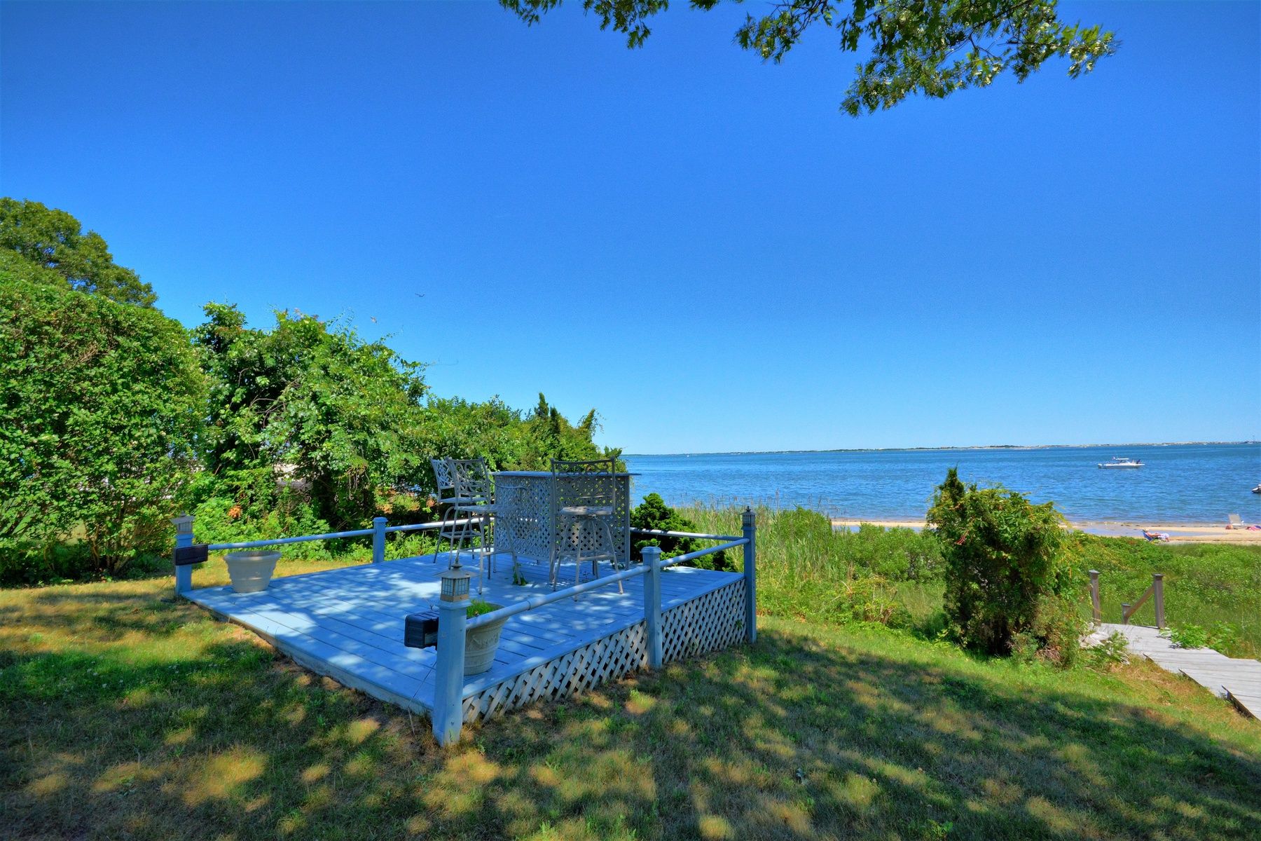 65 Shinnecock Rd in Hampton Bays Out East