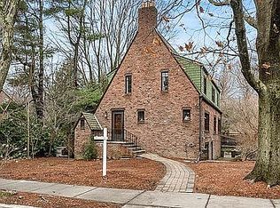 230 Middlesex Rd, Brookline, MA 02467