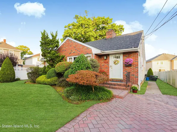 915 Carlton Blvd, Staten Island, NY 10312