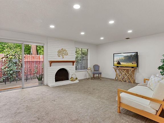 5th image of 1077 Rivara Rd #104