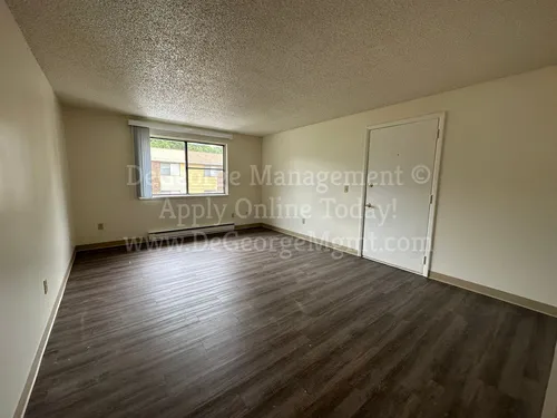 Oak Ridge Manor Apartments Photo 1