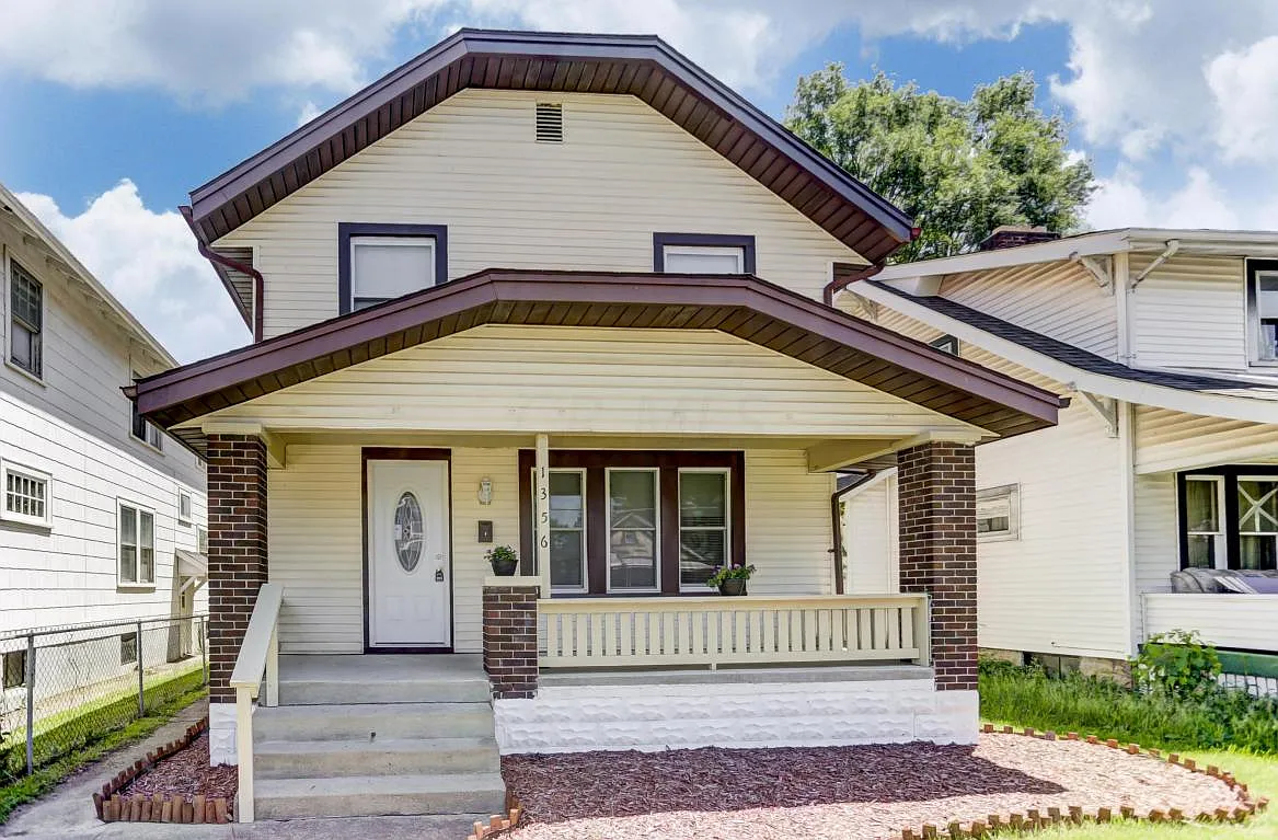 1356 S Champion Ave photo 1