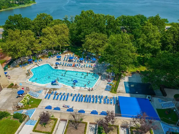 17-85 215th Street image 27 of 33