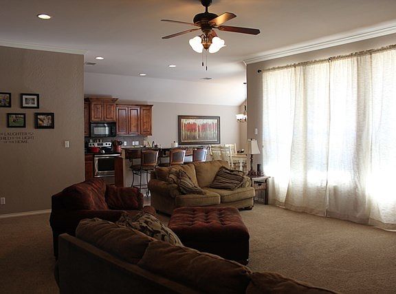 3rd image of 3909 Blair Ln