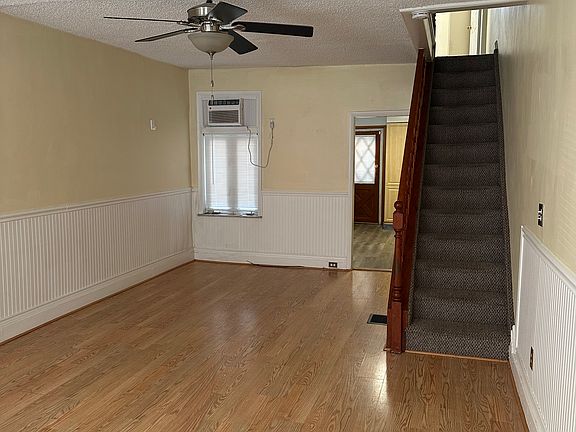 2nd image of 2441 E Somerset St