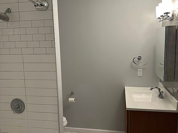 4th image of 169 Elk St APT 10