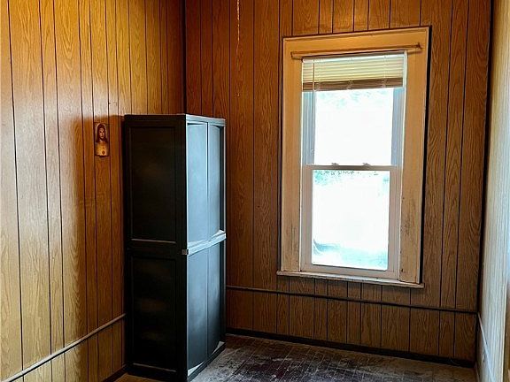 3rd image of 903 1st North St