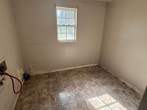 5th image of 179 Penn Bridge Rd