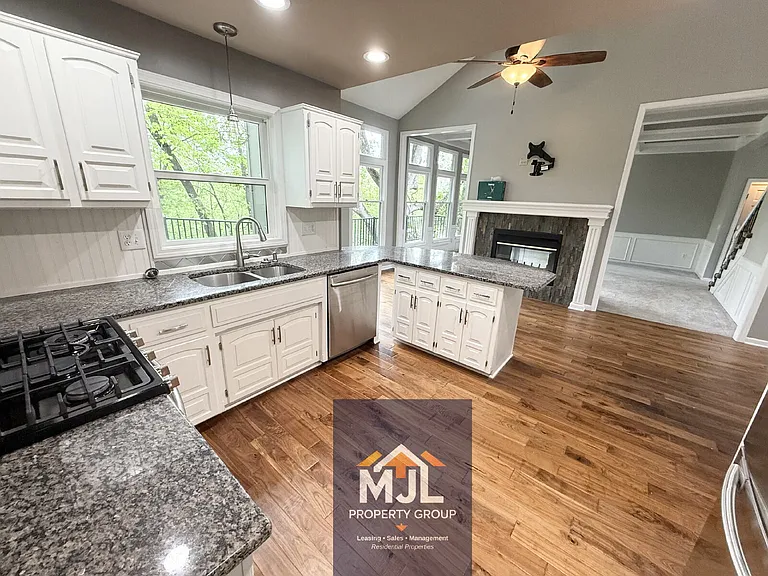 15601 Maple St — Photo 10