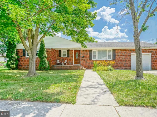 50 E Vine St, Gibbstown, NJ 08027