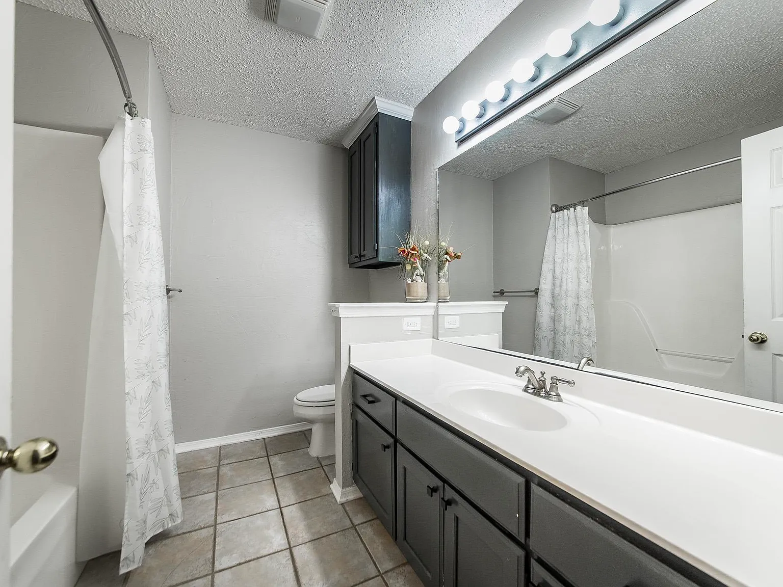 216 Chantilly Circle - 1 — Photo 2
