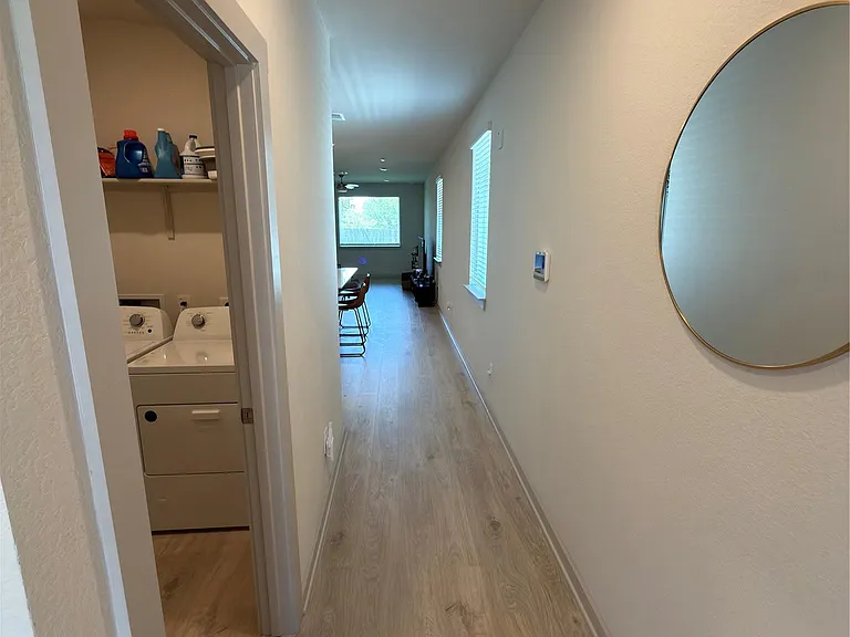 119 Gillingham St — Photo 3