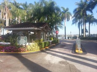 14738 SW 132nd Ave, Miami, FL 33186