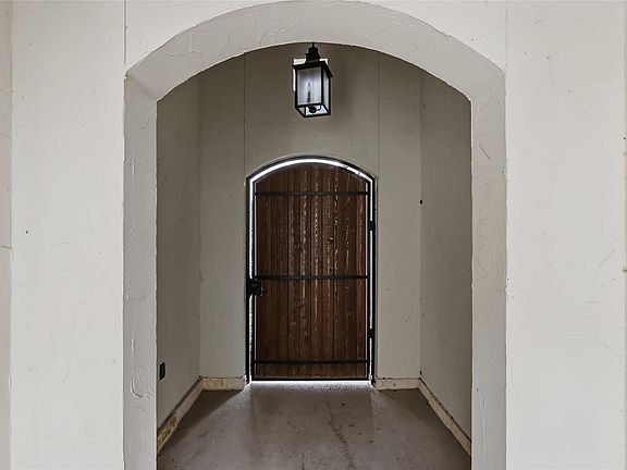 5th image of 4229 Villaggio Ct
