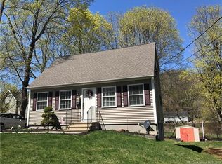 48 George St, Putnam, CT 06260