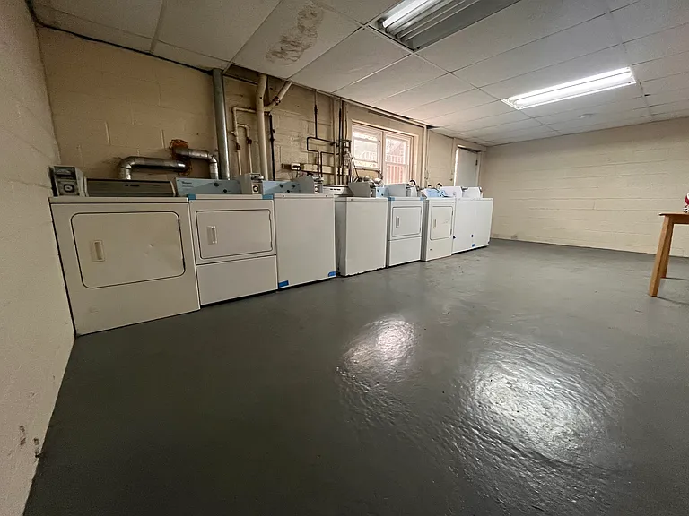 526 E 2nd St #1B — Photo 5