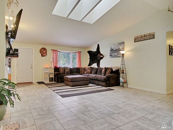 5th image of 23518 43rd Ave E