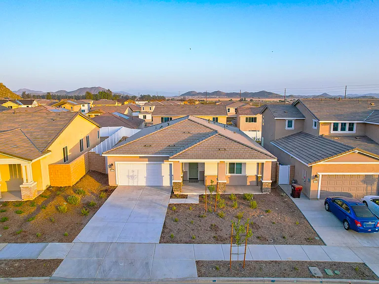 This home is located in a safe and peaceful neighborhood.